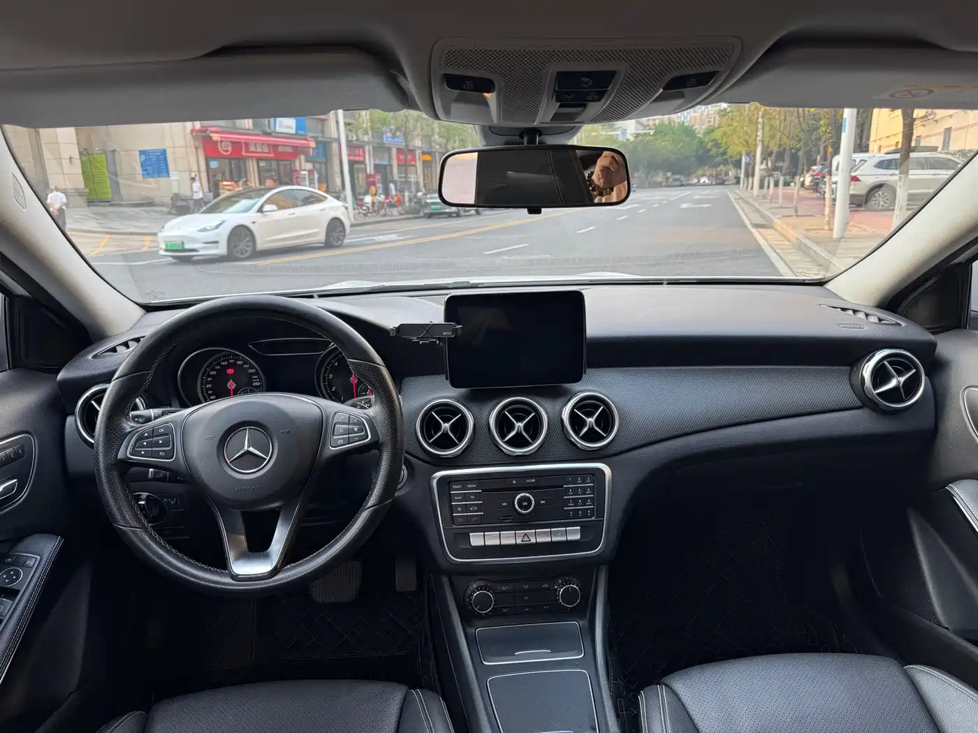 Mercedes-Benz GLA 2017 GLA 200 Dynamic фото 10