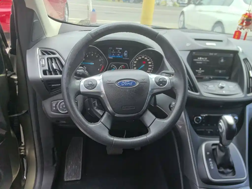 Фото 11 - Ford Kuga