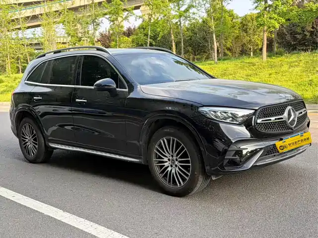 MERCEDES-BENZ GLC