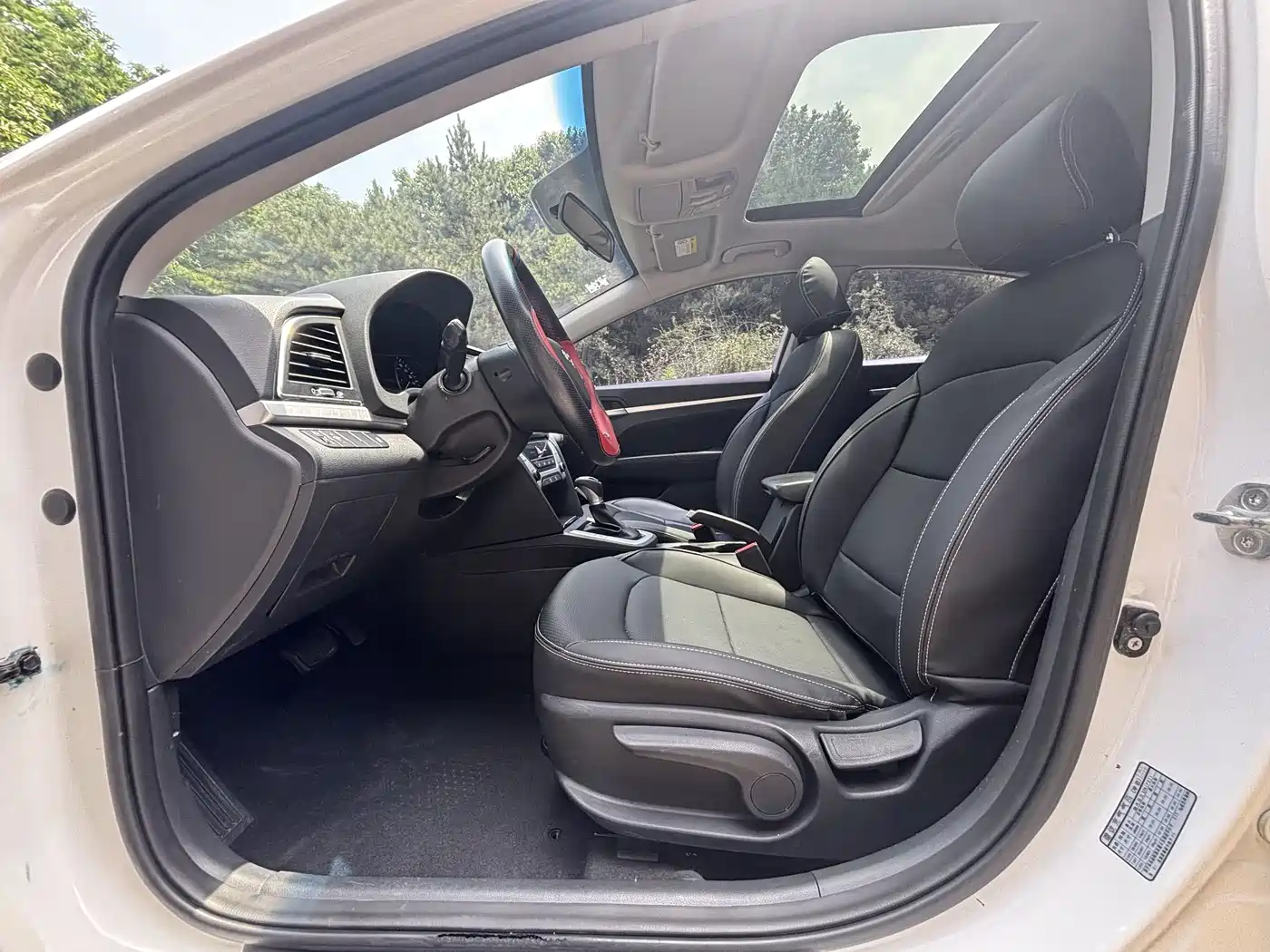 Hyundai Elantra 2016 Model 1.6L Automatic Smart Elite фото 7