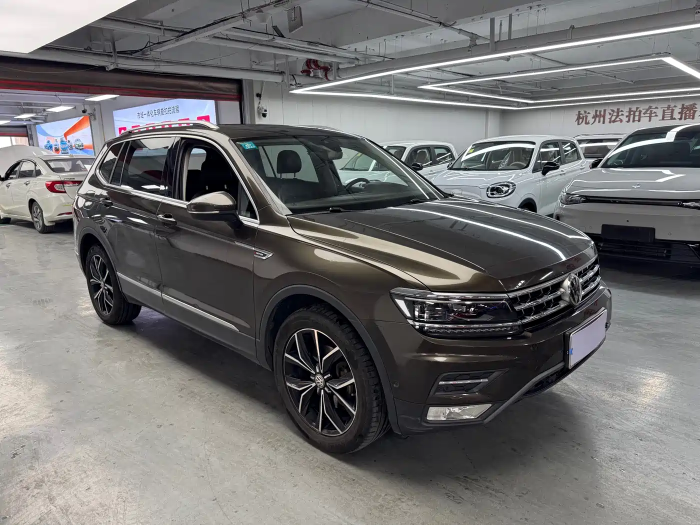 Volkswagen Tiguan L 2017 380TSI Automatic 4WD Ultimate Flagship Edition фото 3