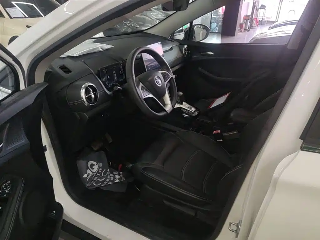 BYD Yuan New Energy 2019 EV535 High Energy Navigation Edition фото 16