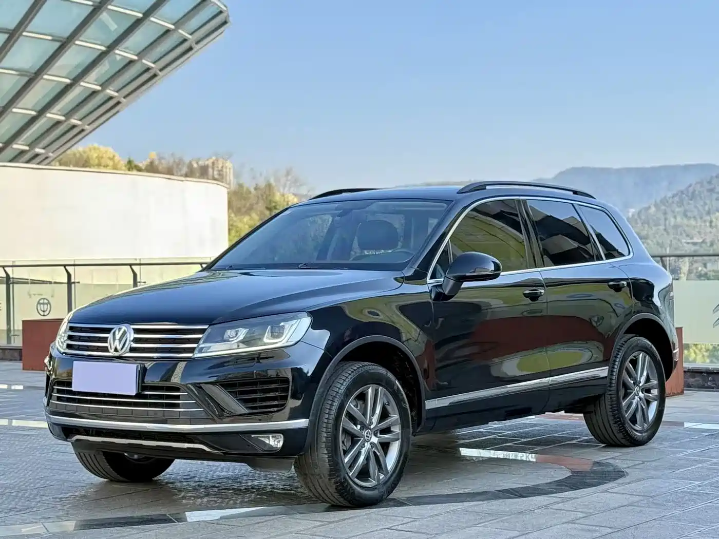 VOLKSWAGEN TOUAREG