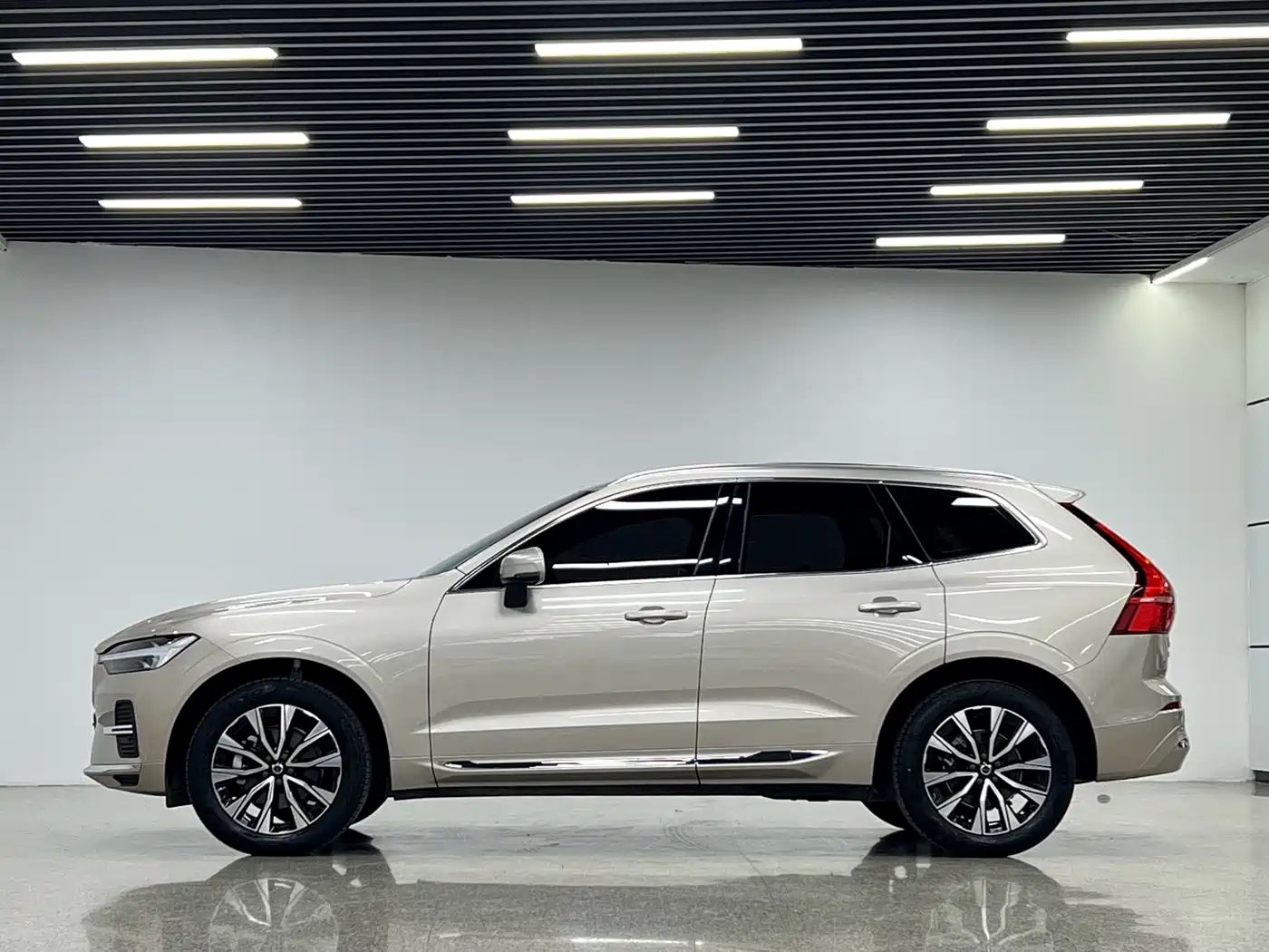 Фото 2 - Volvo XC60