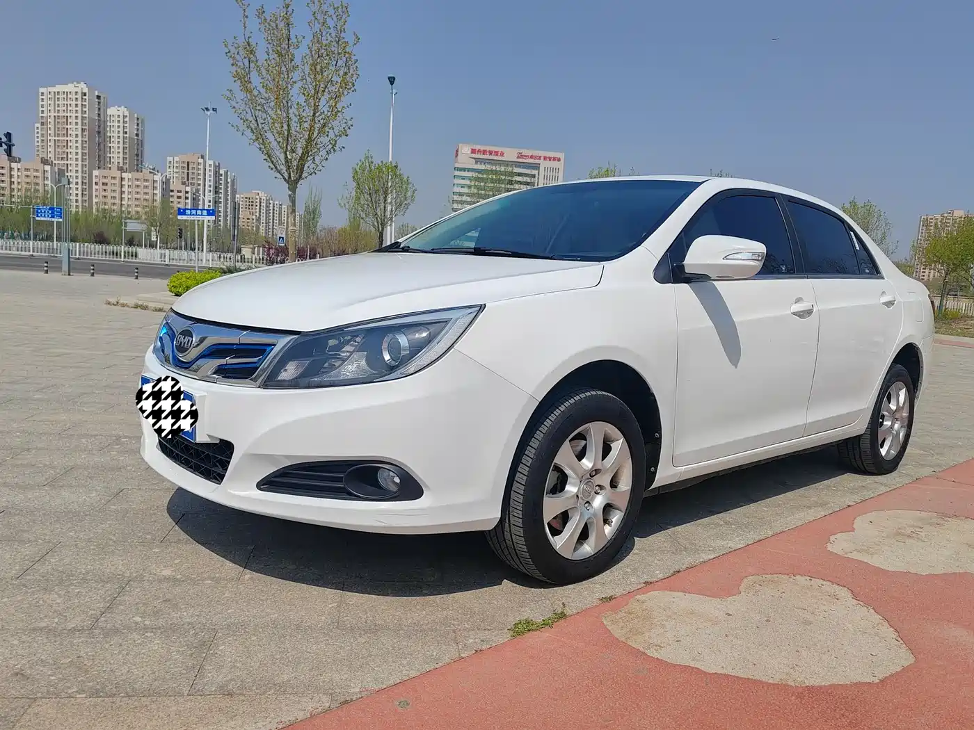 BYD E5