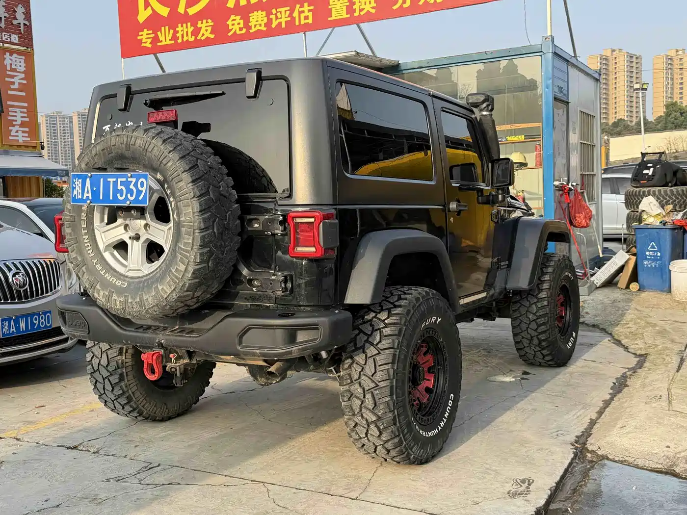Фото 4 - Jeep Wrangler