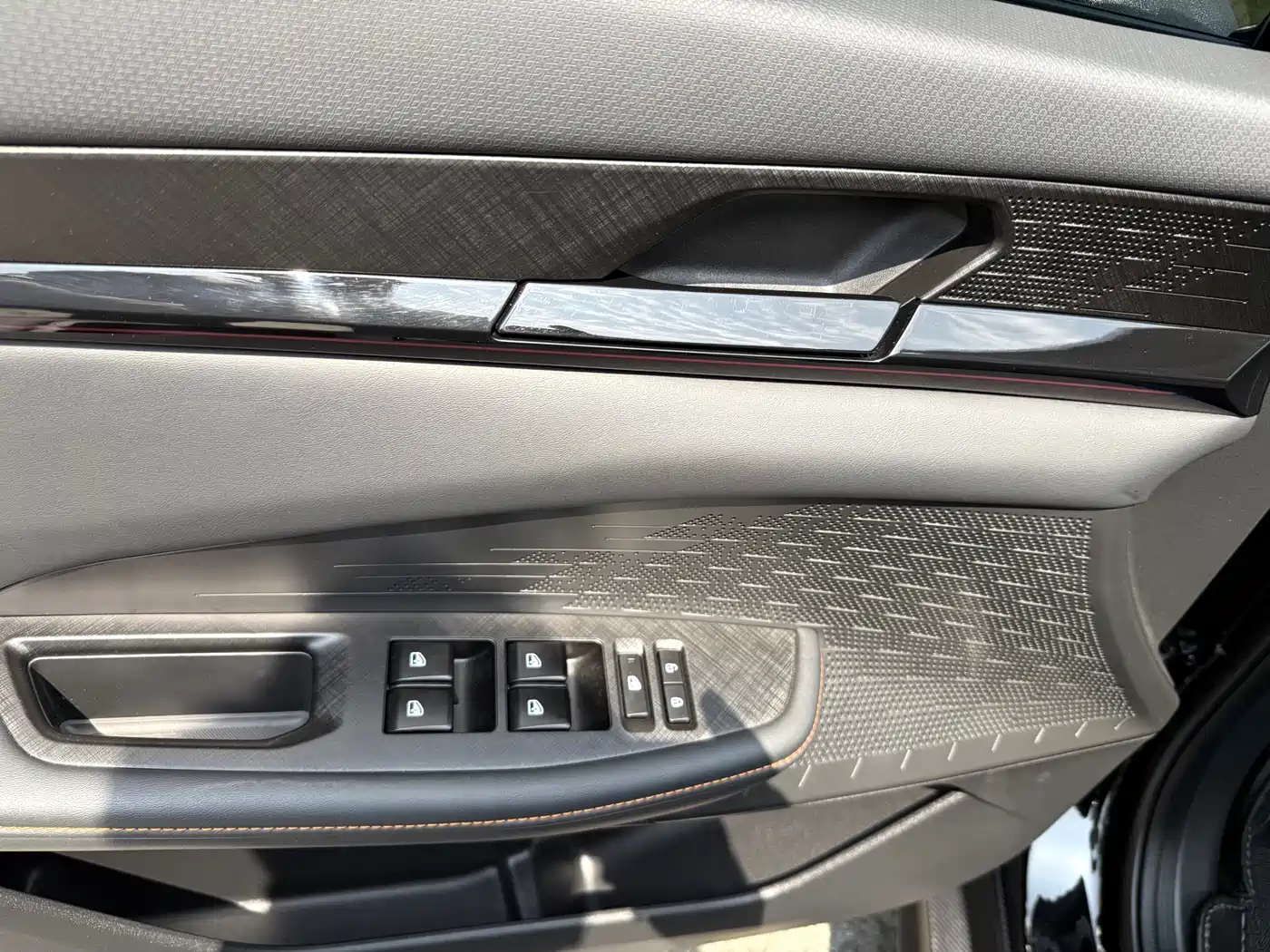 CHANGAN UNI-V