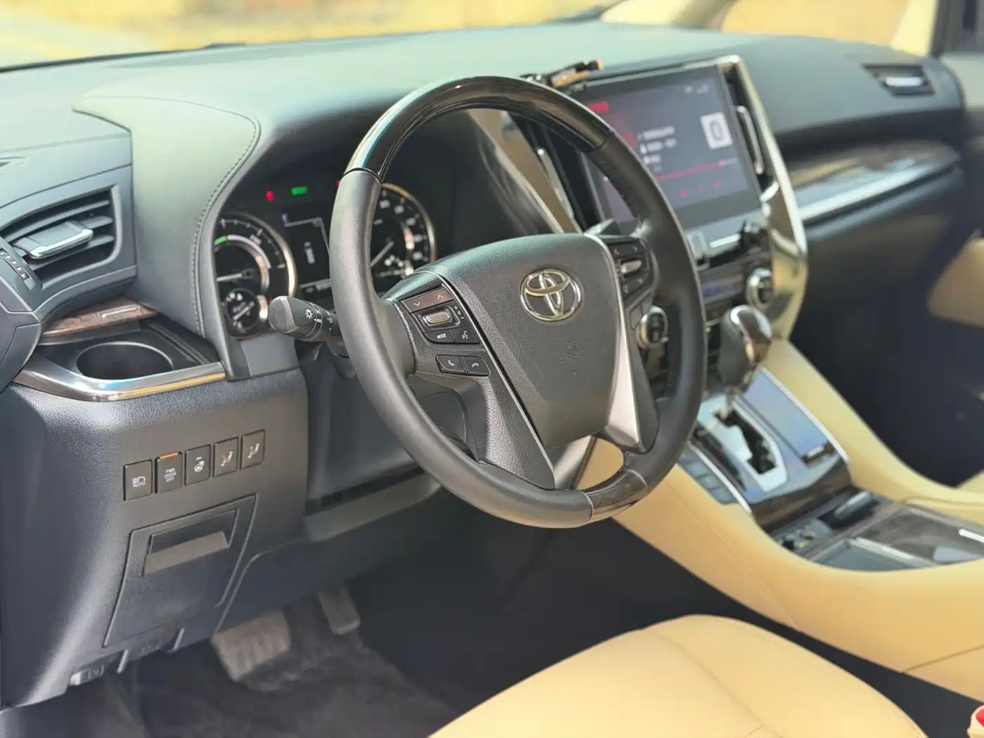 Toyota Alphard 2021 Hybrid 2.5L Premium фото 6