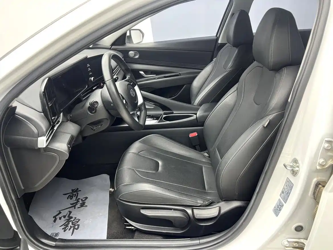 Hyundai Elantra 2021 1.5L CVT GLX Elite Edition фото 6