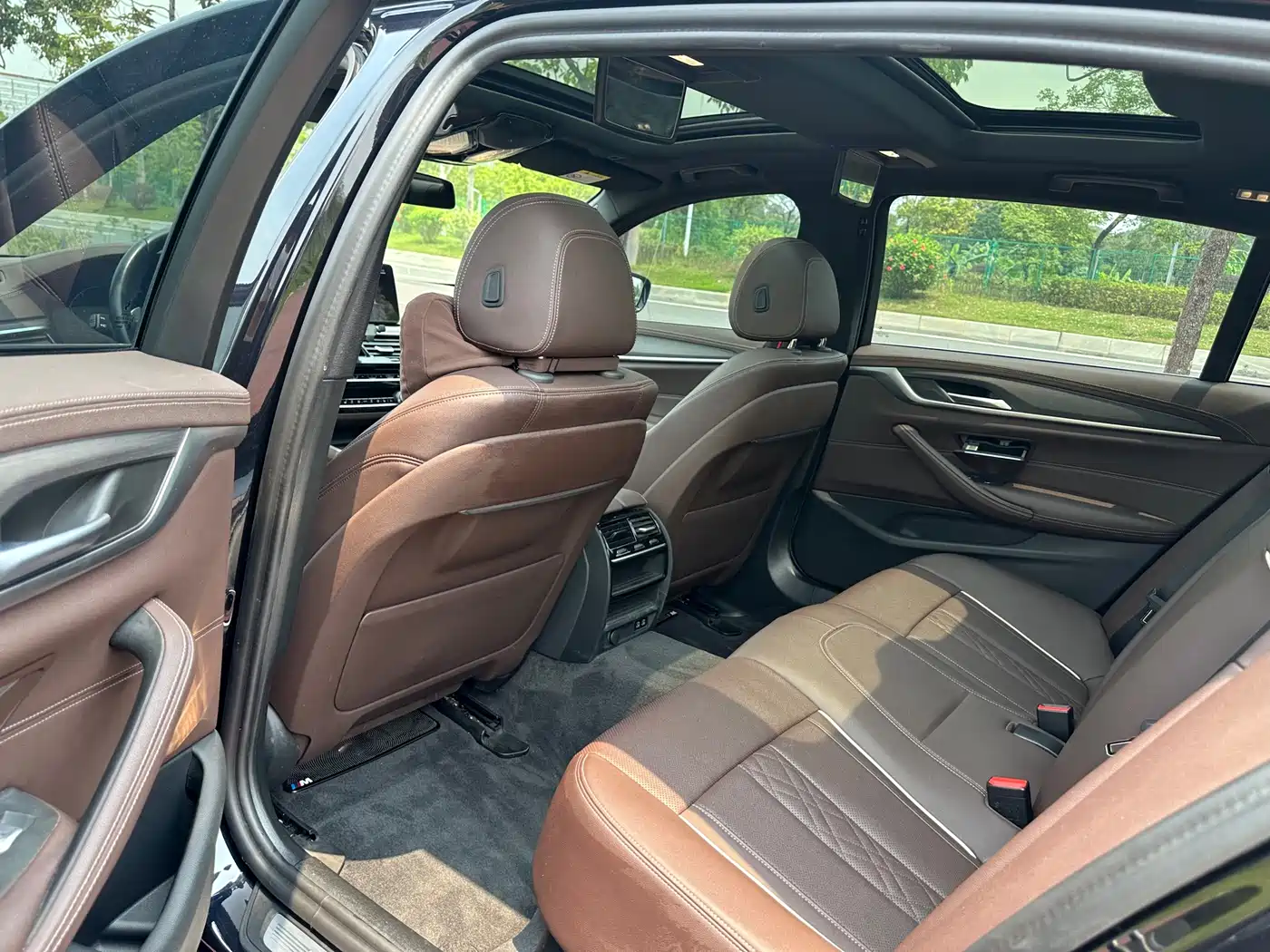 BMW 5 Series 2023 530Li Leading M Sport Package фото 8