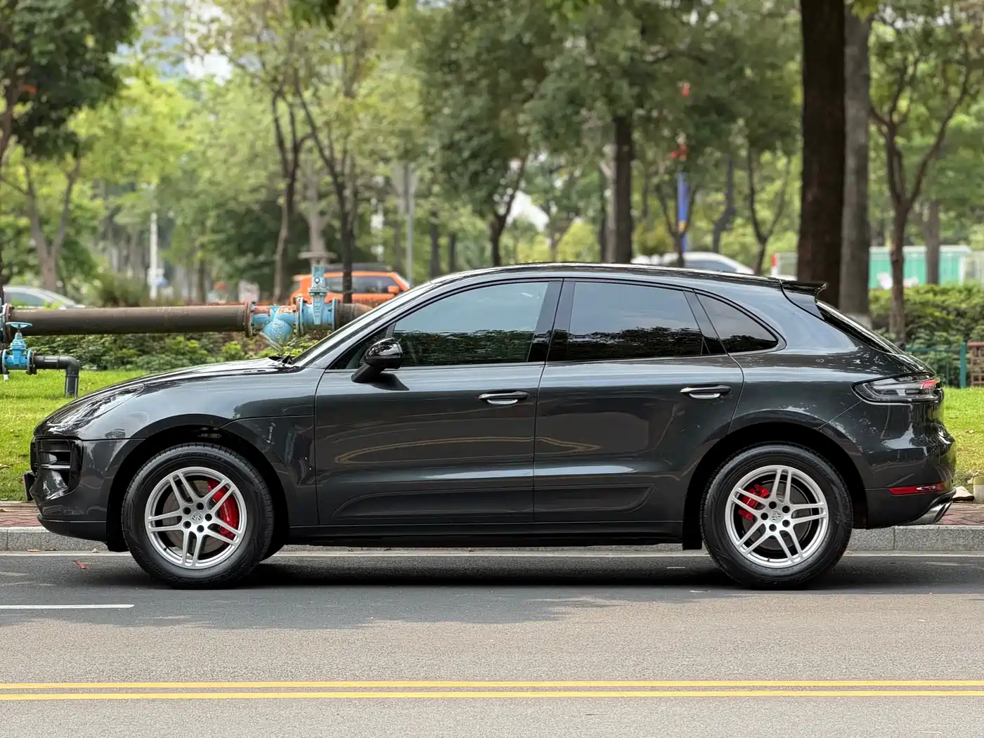 PORSCHE MACAN
