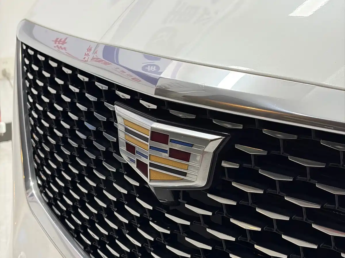Фото 21 - Cadillac CT6