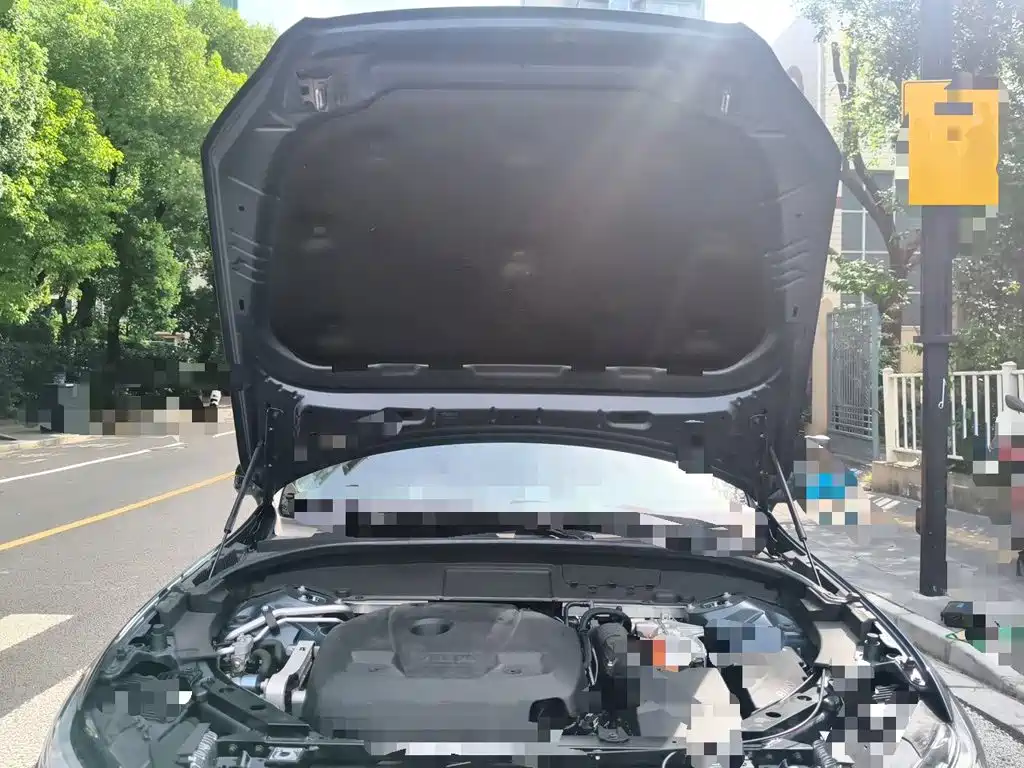 Volvo XC60 Plug-in Hybrid 2021 2022 T8 Plug-in Hybrid AWD Elegance Luxury Edition