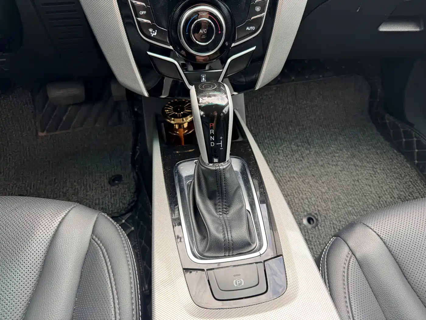 Luxgen U6 SUV 2016 2015 1.8T Intelligent Premium