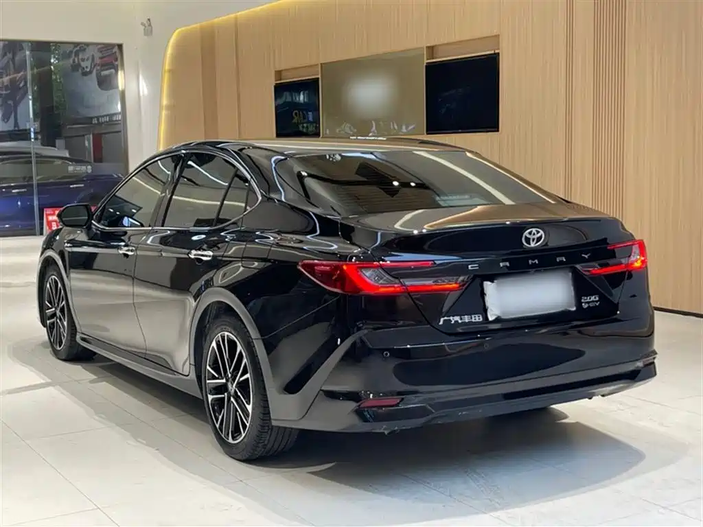 Toyota Camry 2024 Hybrid 2.0HG Premium Edition фото 20