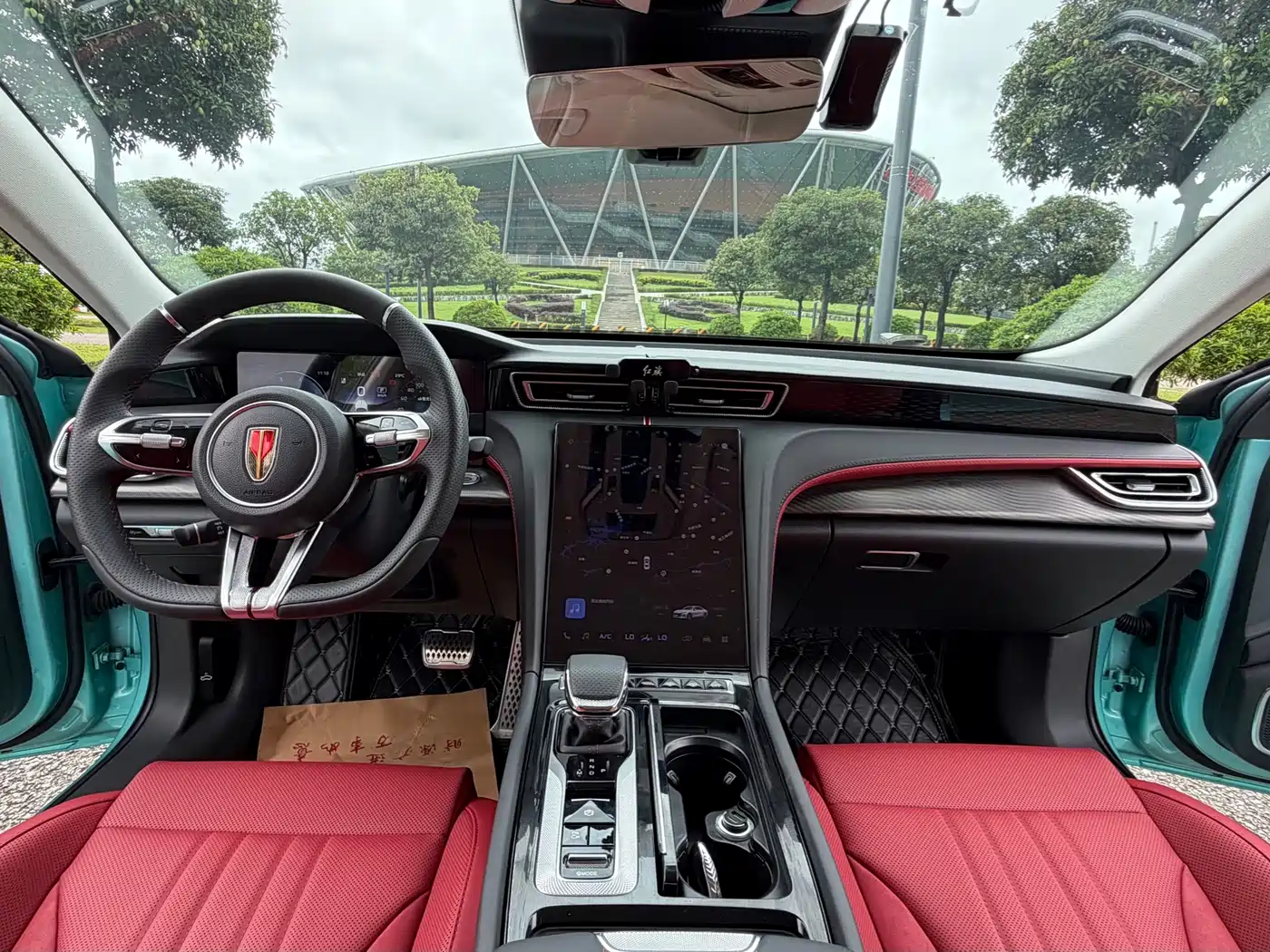 Фото 9 - Hongqi H6