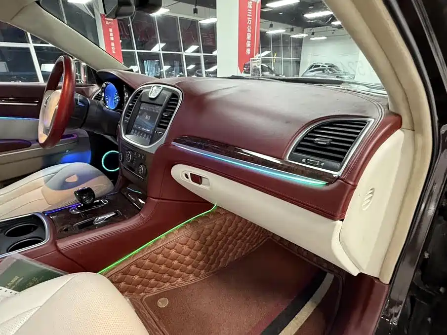 Chrysler 300C (Import) 2013 2013 3.6L Premium Edition