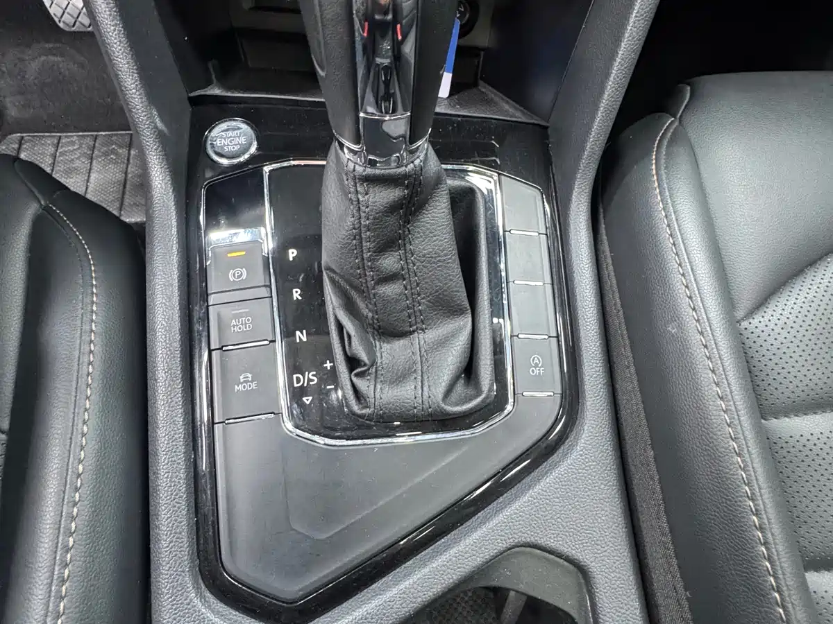 Volkswagen Tharu 2022 280TSI FWD Luxury Edition фото 21