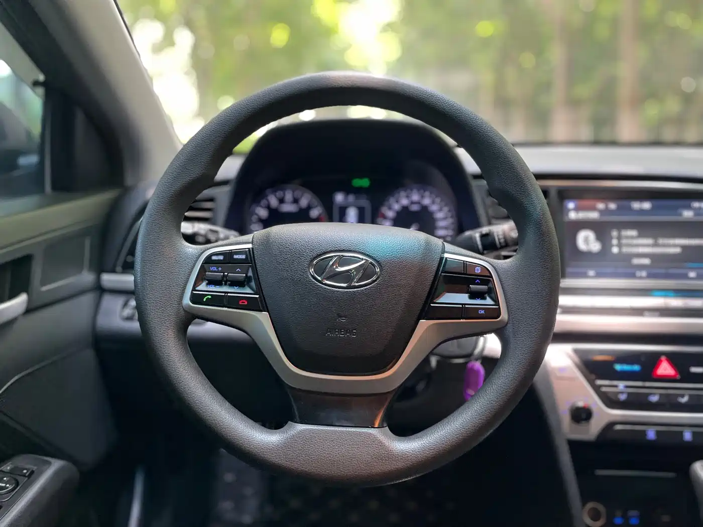 Hyundai Elantra 2016 Model 1.6L Automatic Smart Elite фото 9