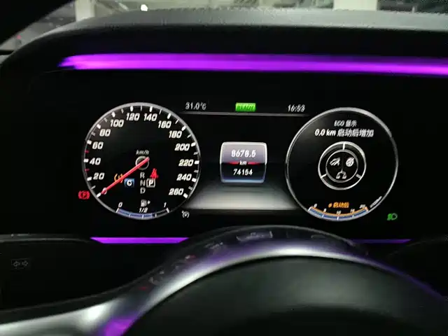 Mercedes-Benz E-Class 2020 Model E 260 L Sport — фото 4