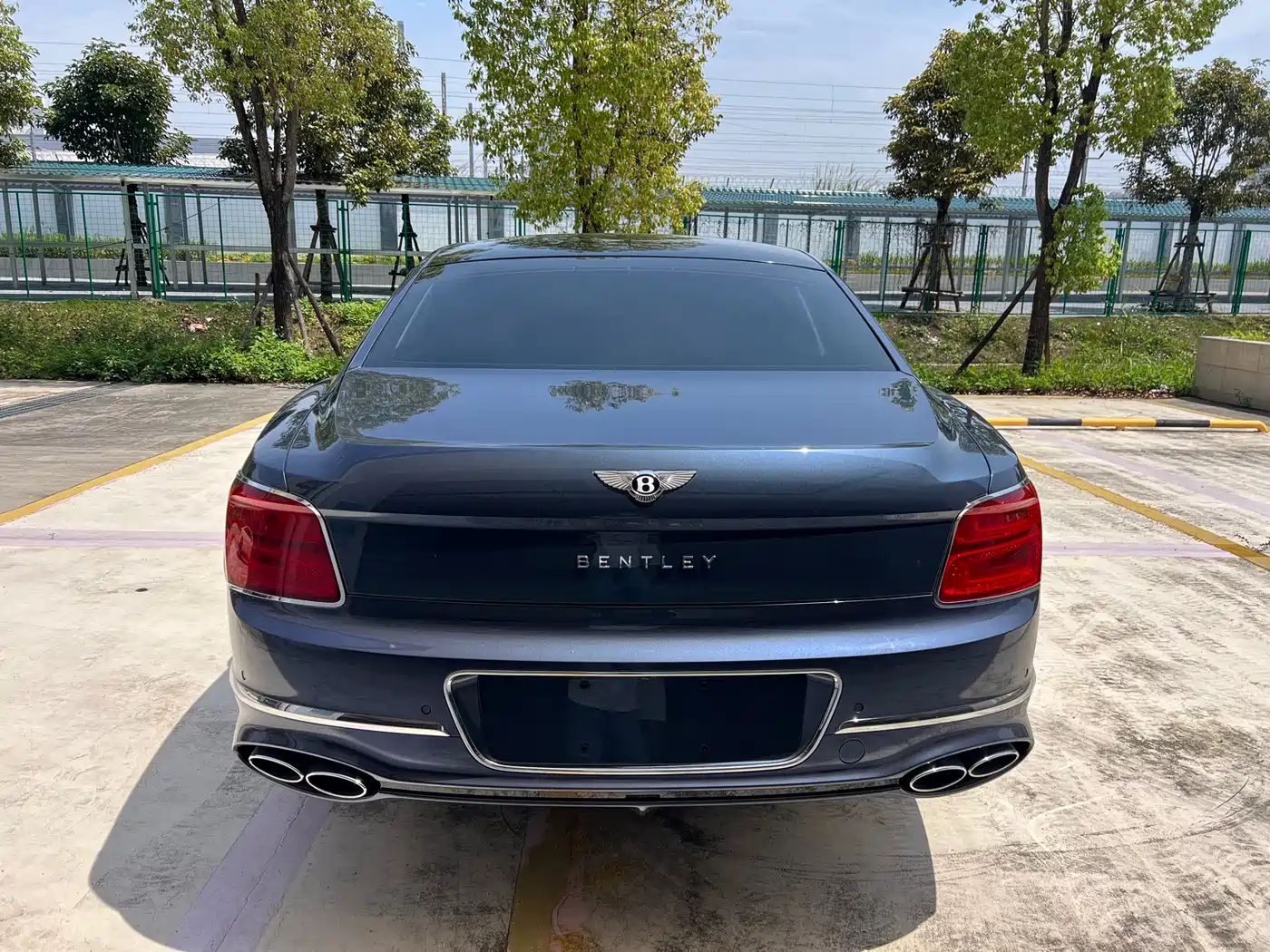 BENTLEY FLYING SPUR PLUG-IN HYBRID