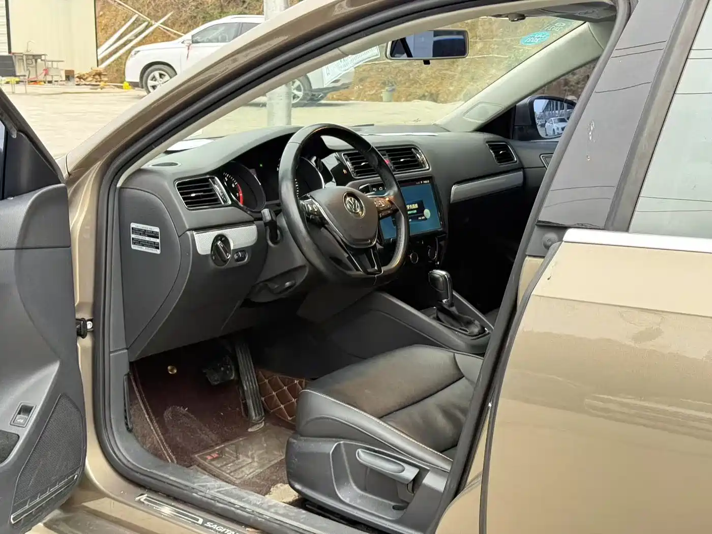 Volkswagen Sagitar 2017 230TSI Automatic Comfort фото 4