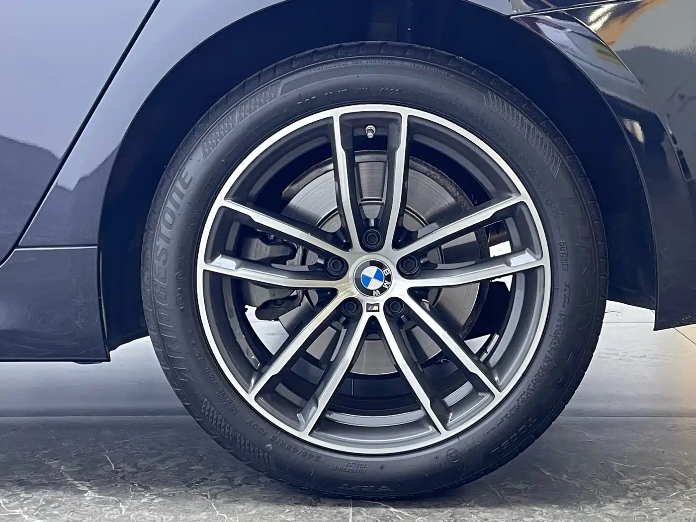 BMW 5 Series 2022 Model Second Facelift 525Li M Sport Package фото 7