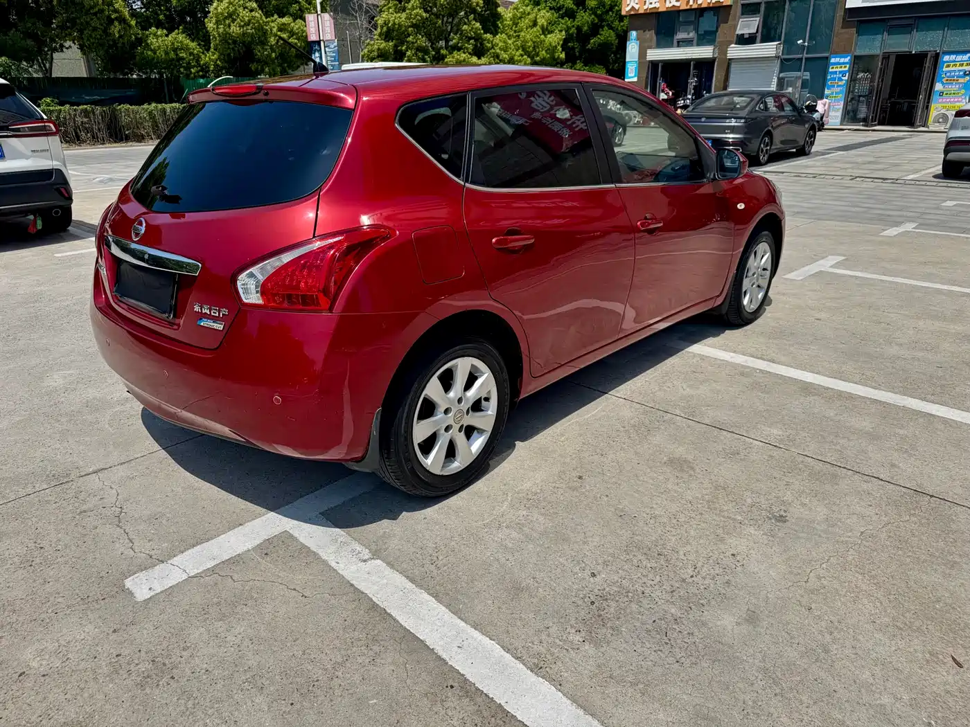 Photo 4 - Nissan Tiida