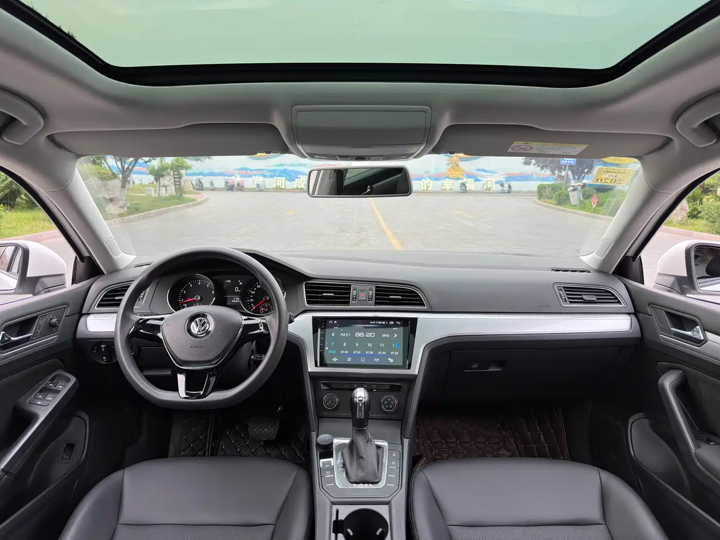 Volkswagen Lamando 2018 230TSI DSG Trend Edition фото 12