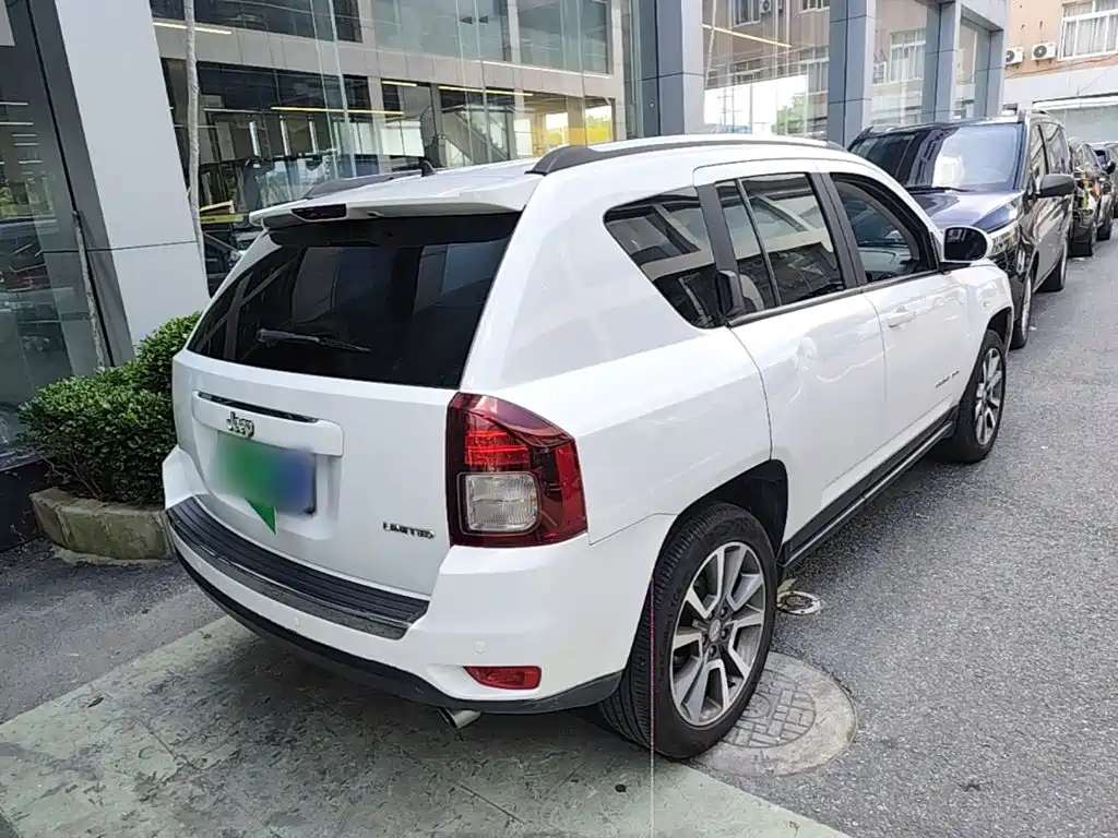 Jeep Compass (Import) 2016 2014 Facelift 2.0L 2WD Elite Edition