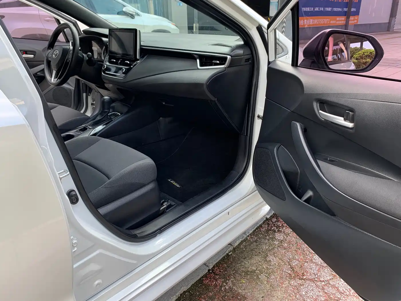 Toyota Levin 2021 185T CVT Luxury Edition фото 9