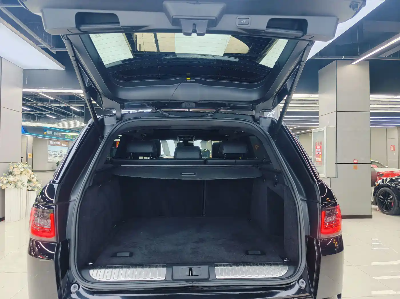 Land Rover Range Rover Sport 2016 Model 3.0 SC V6 HSE фото 21