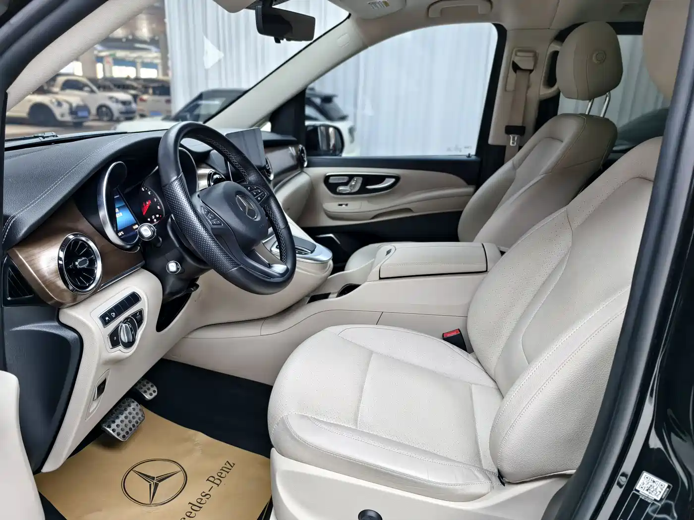 Mercedes-Benz V-Class 2022 V 260 L Long Wheelbase Luxury Edition фото 5