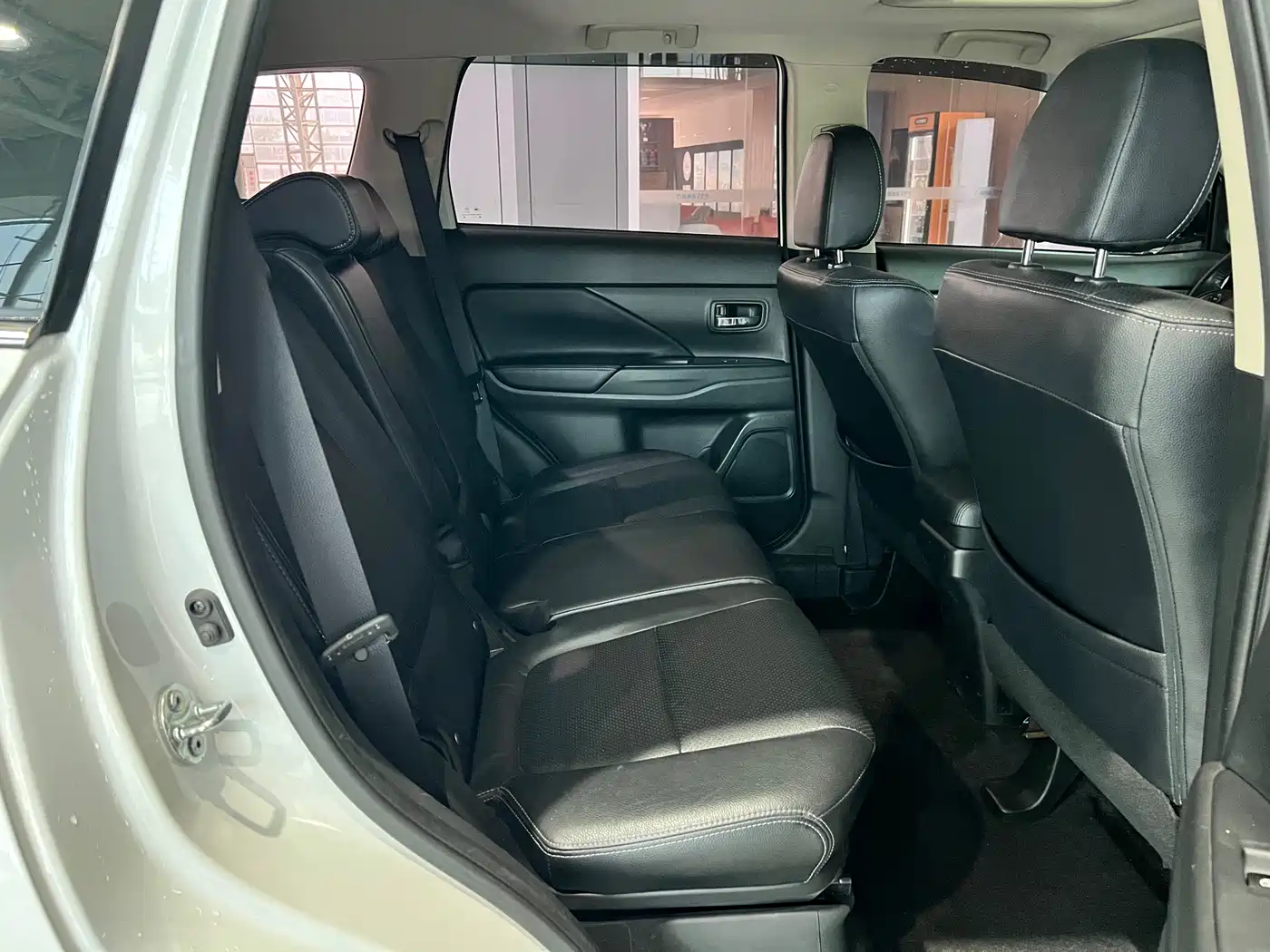 Mitsubishi Outlander 2017 2016 2.4L 4WD Luxury Edition 7-seater
