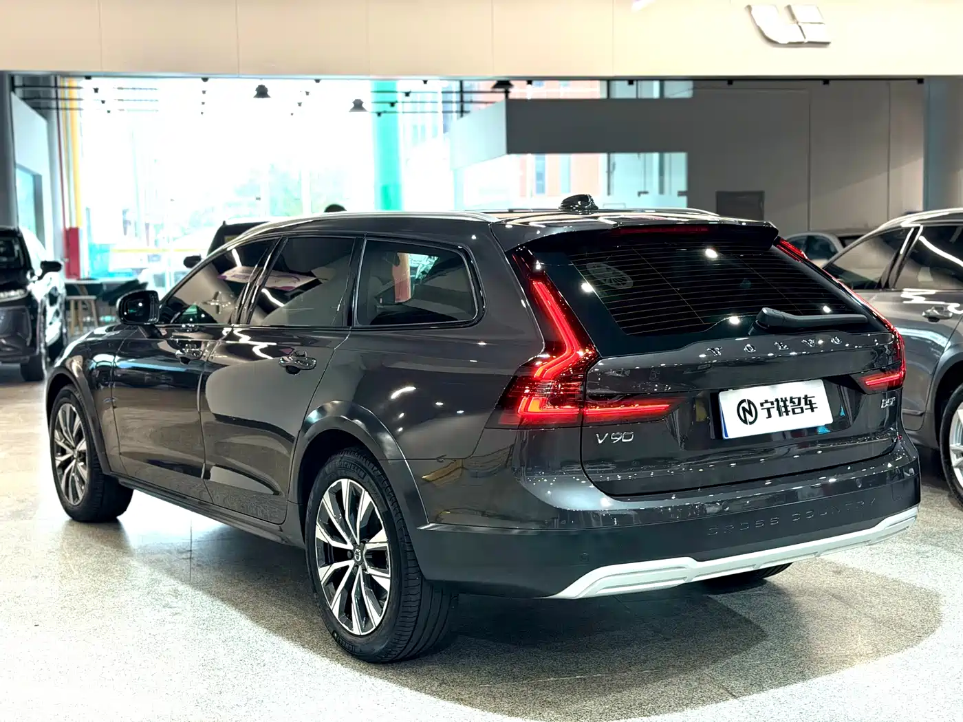 Volvo V90 2024 2024 Cross Country B5 AWD Wisdom Edition