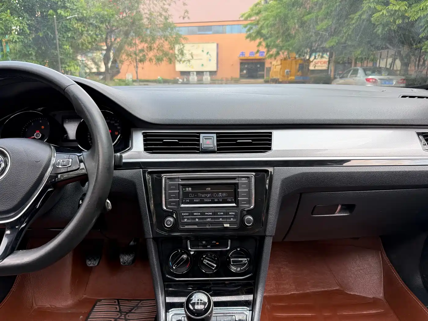 Volkswagen Bora 2018 1.5L Manual Comfort фото 12