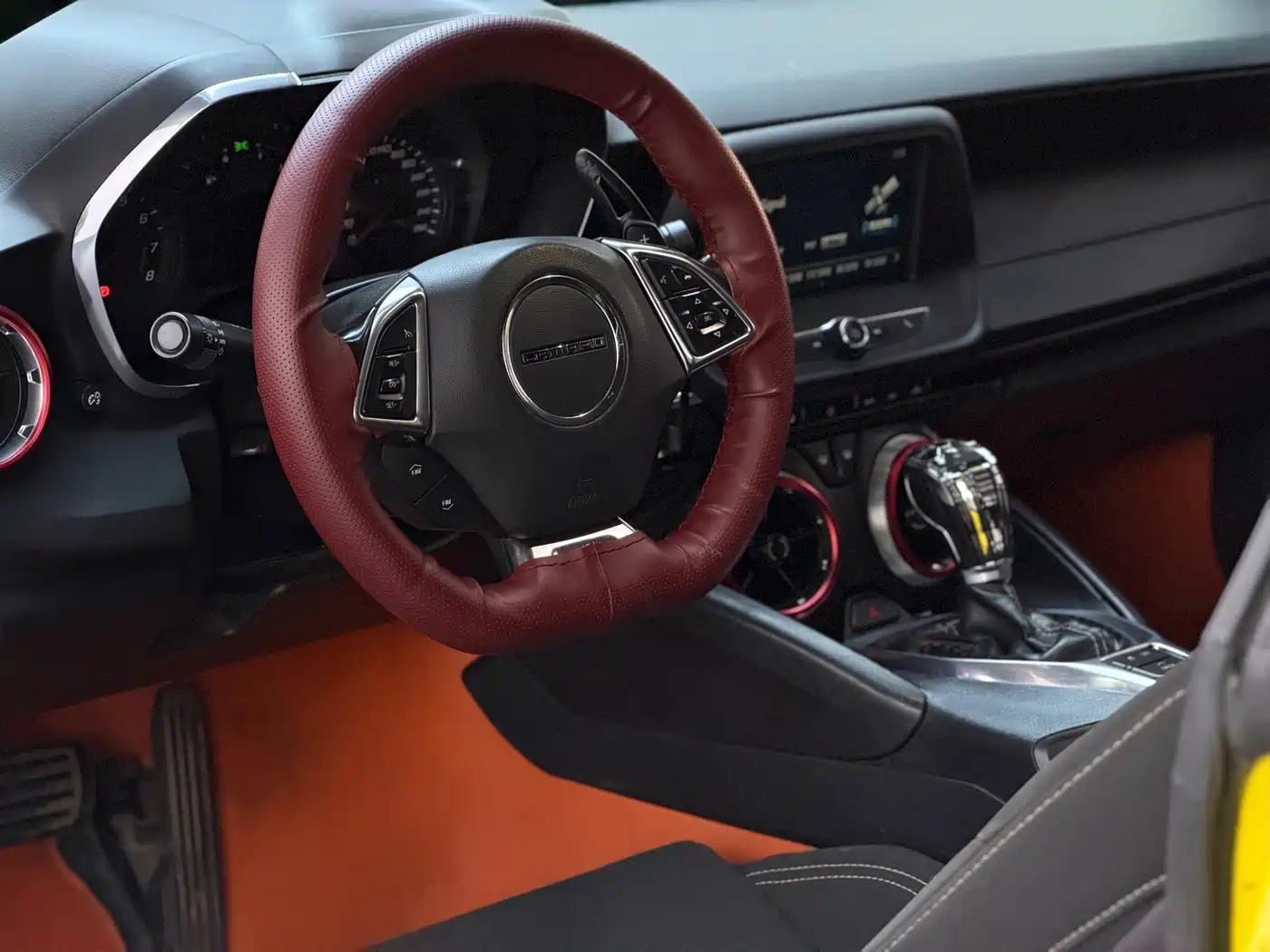 Chevrolet Camaro 2017 2.0T RS фото 3