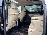 Фото 18 - Toyota Vellfire