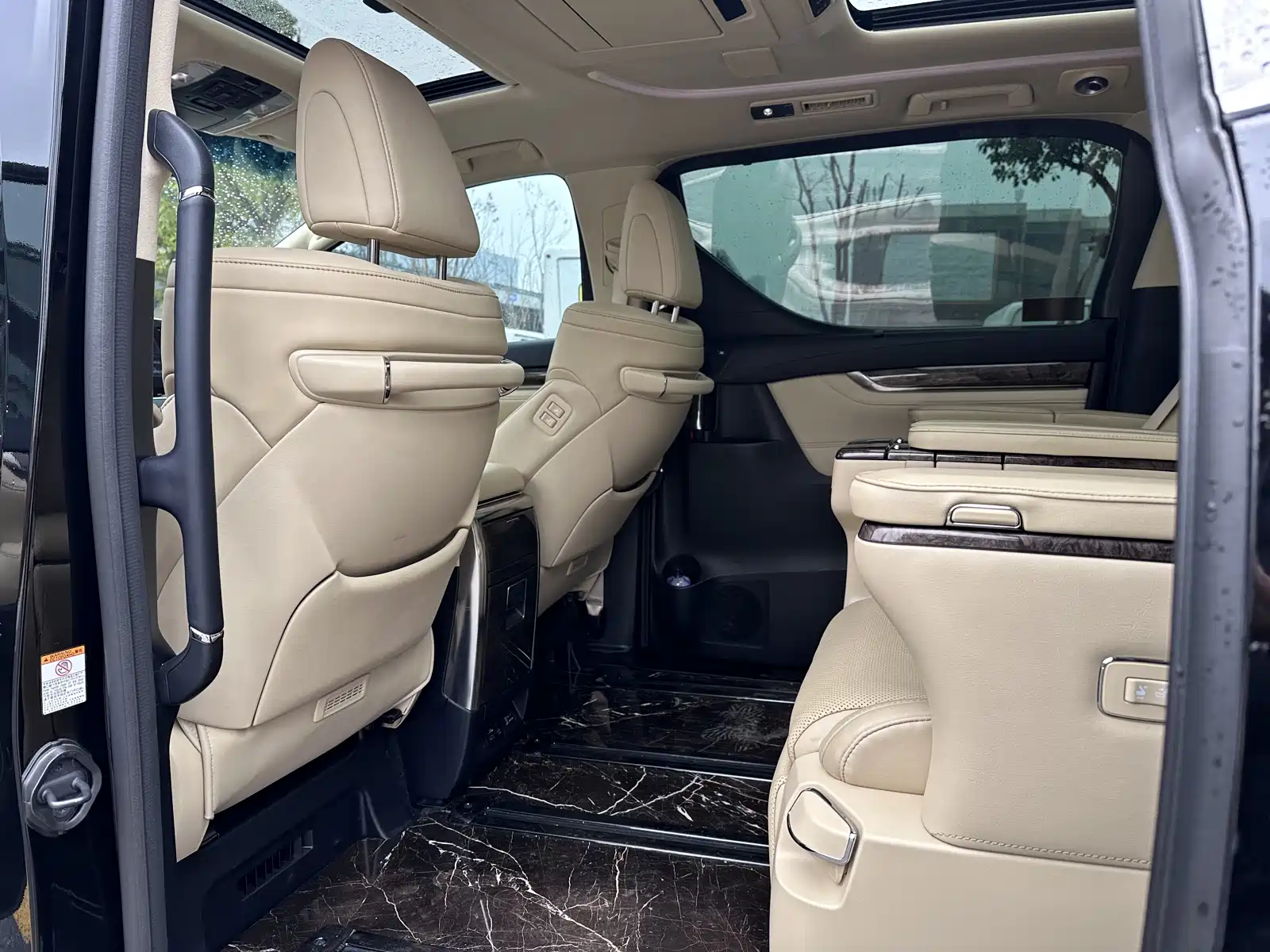 Фото 18 - Toyota Vellfire