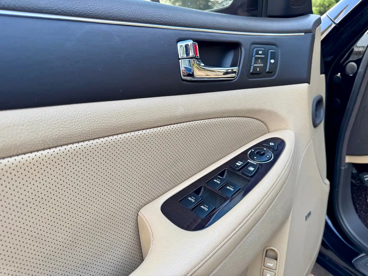 Hyundai Genesis 2010 2008 BH330 Luxury Edition