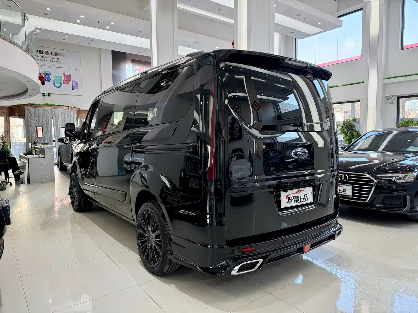 Ford Tourneo 2023 2.0T Automatic Premium Edition фото 21