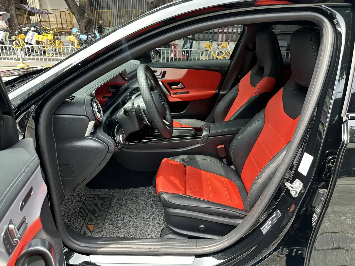 Mercedes-Benz A-Class AMG (Import) 2024 Facelift AMG A 35 4MATIC фото 5