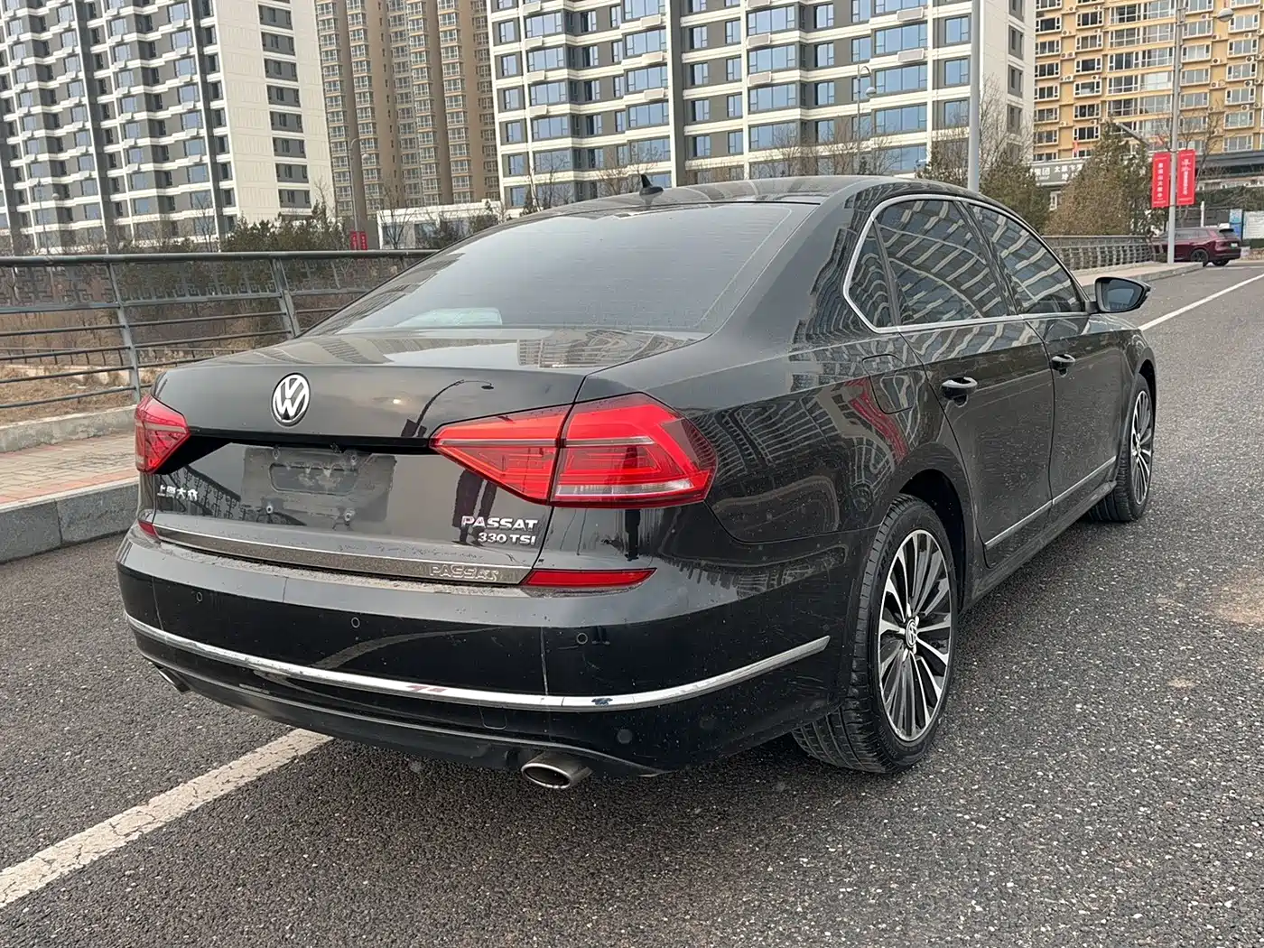 Volkswagen Passat 2016 330TSI DSG Honor Edition фото 5