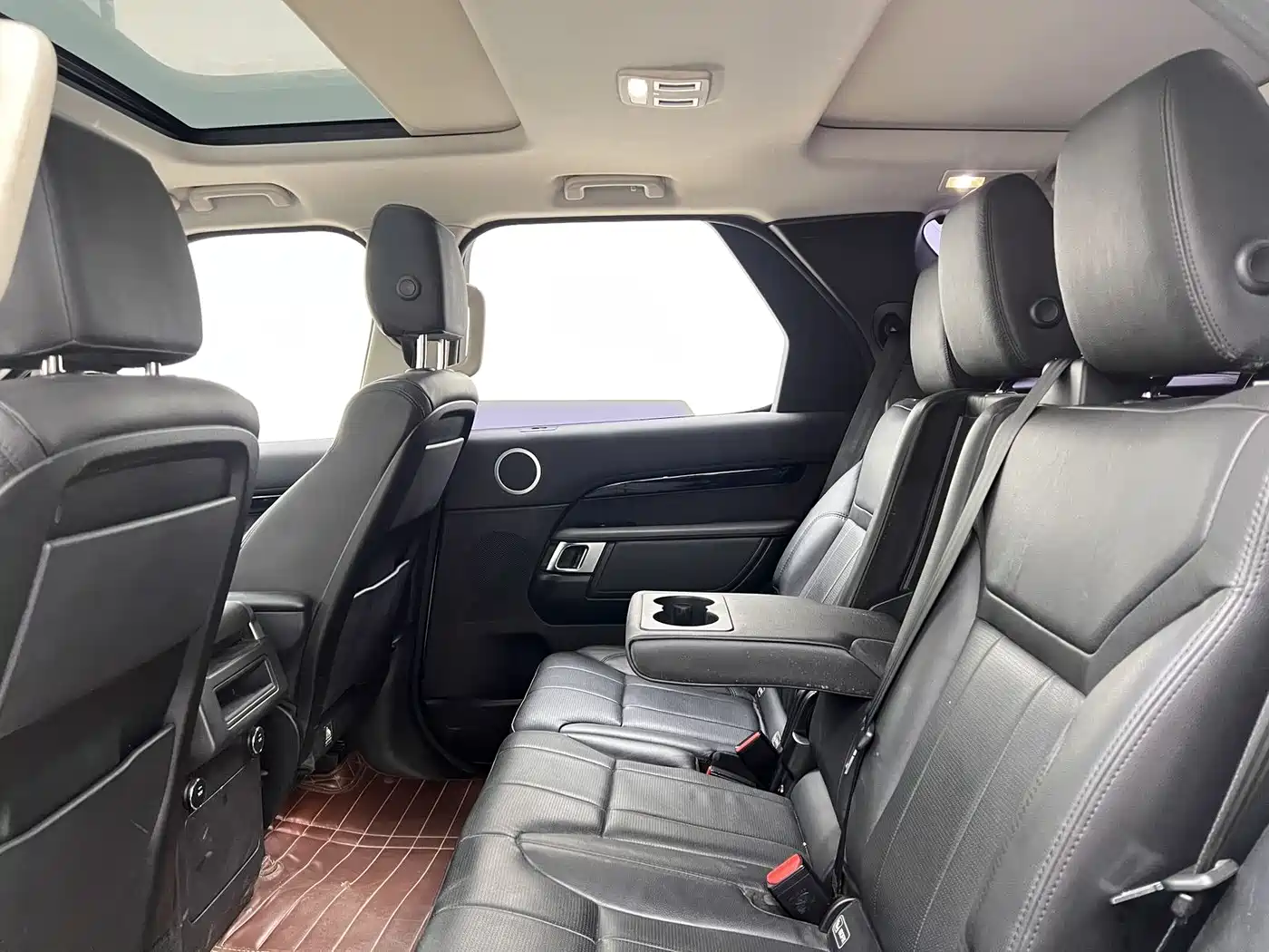 Land Rover Discovery 2017 3.0 SC V6 HSE фото 16