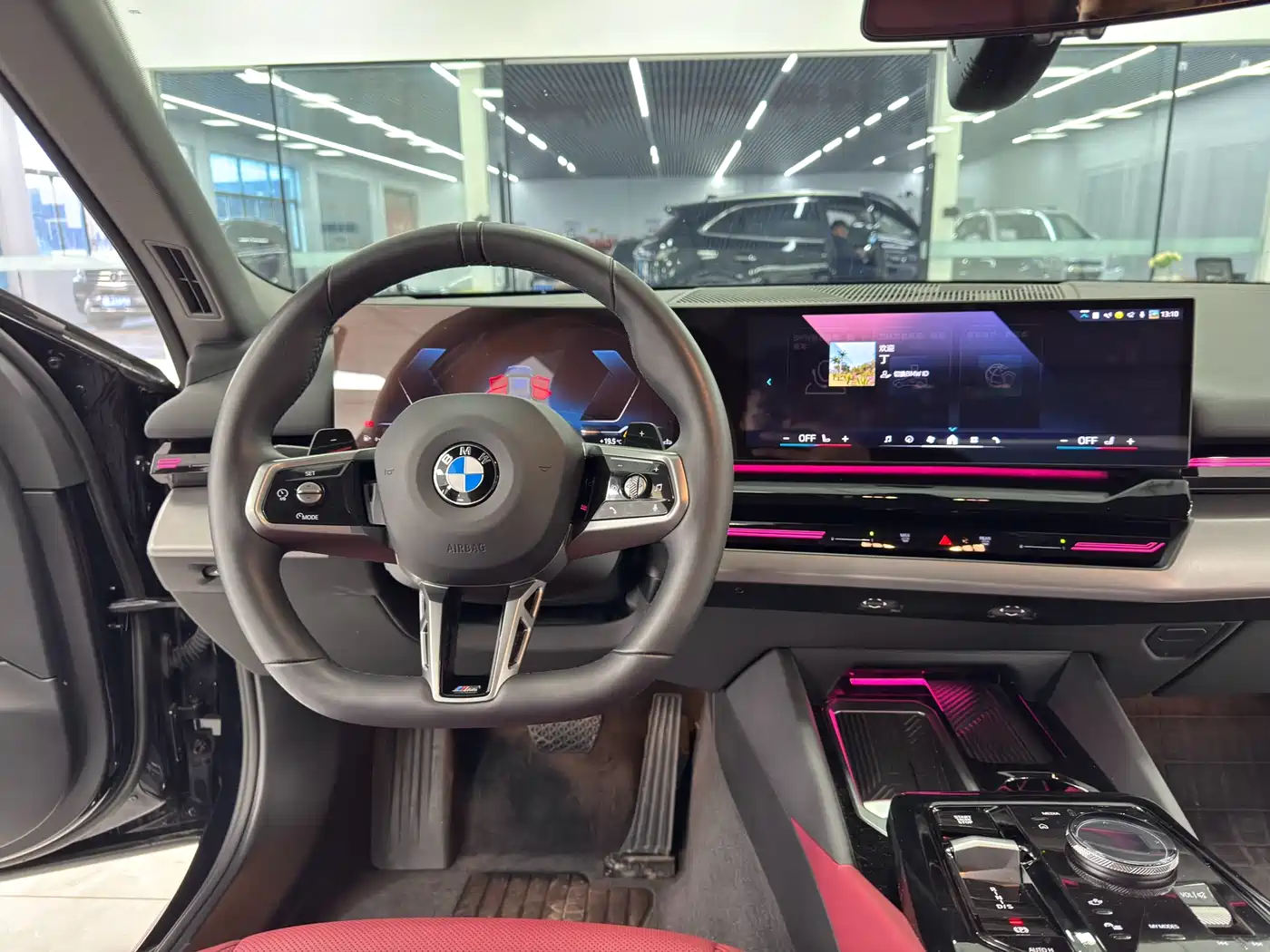 BMW 5 Series 2024 525Li M Sport Package фото 12