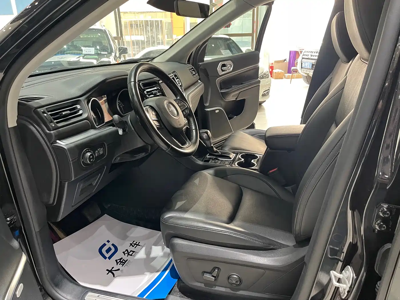 JEEP GRAND COMMANDER