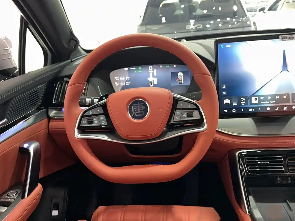 BYD Tang New Energy 2026 DM-i 260KM Premium Edition фото 3