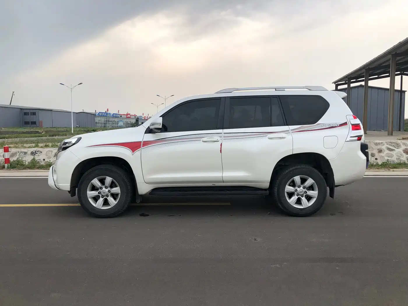 Toyota Prado (Import) 2014 2.7L Automatic Luxury фото 2