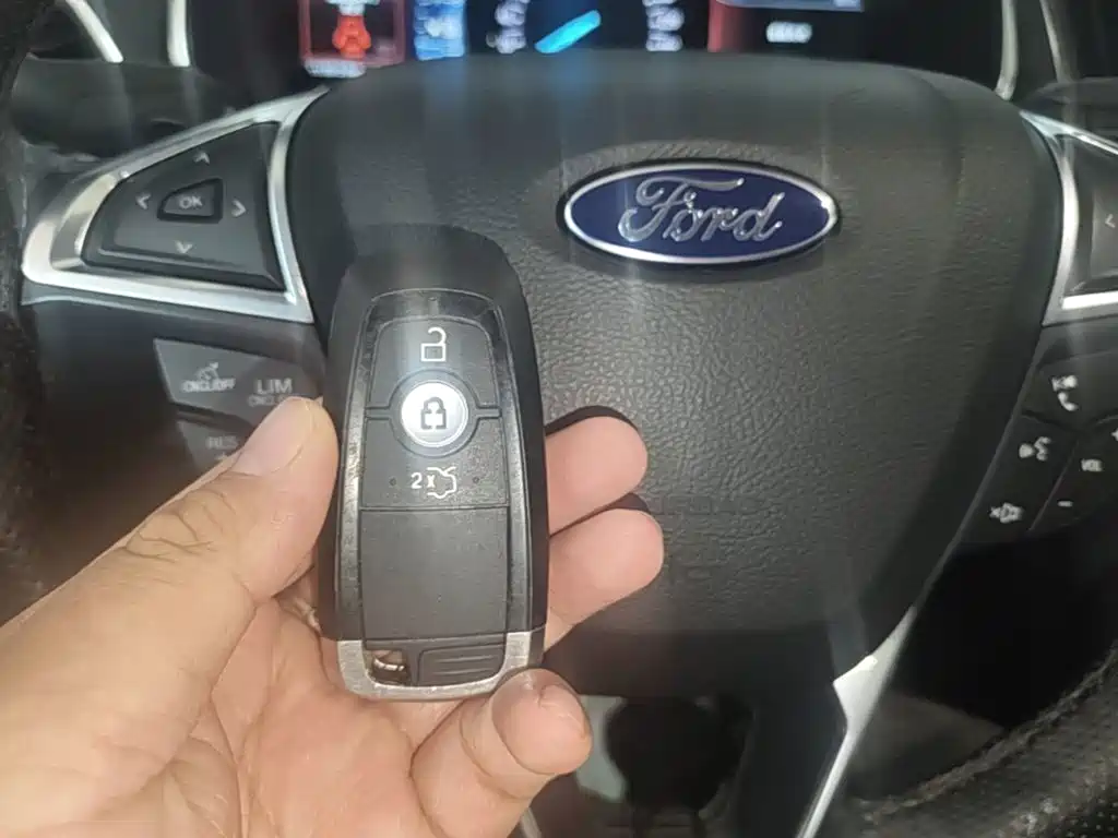 Фото 9 - Ford Edge