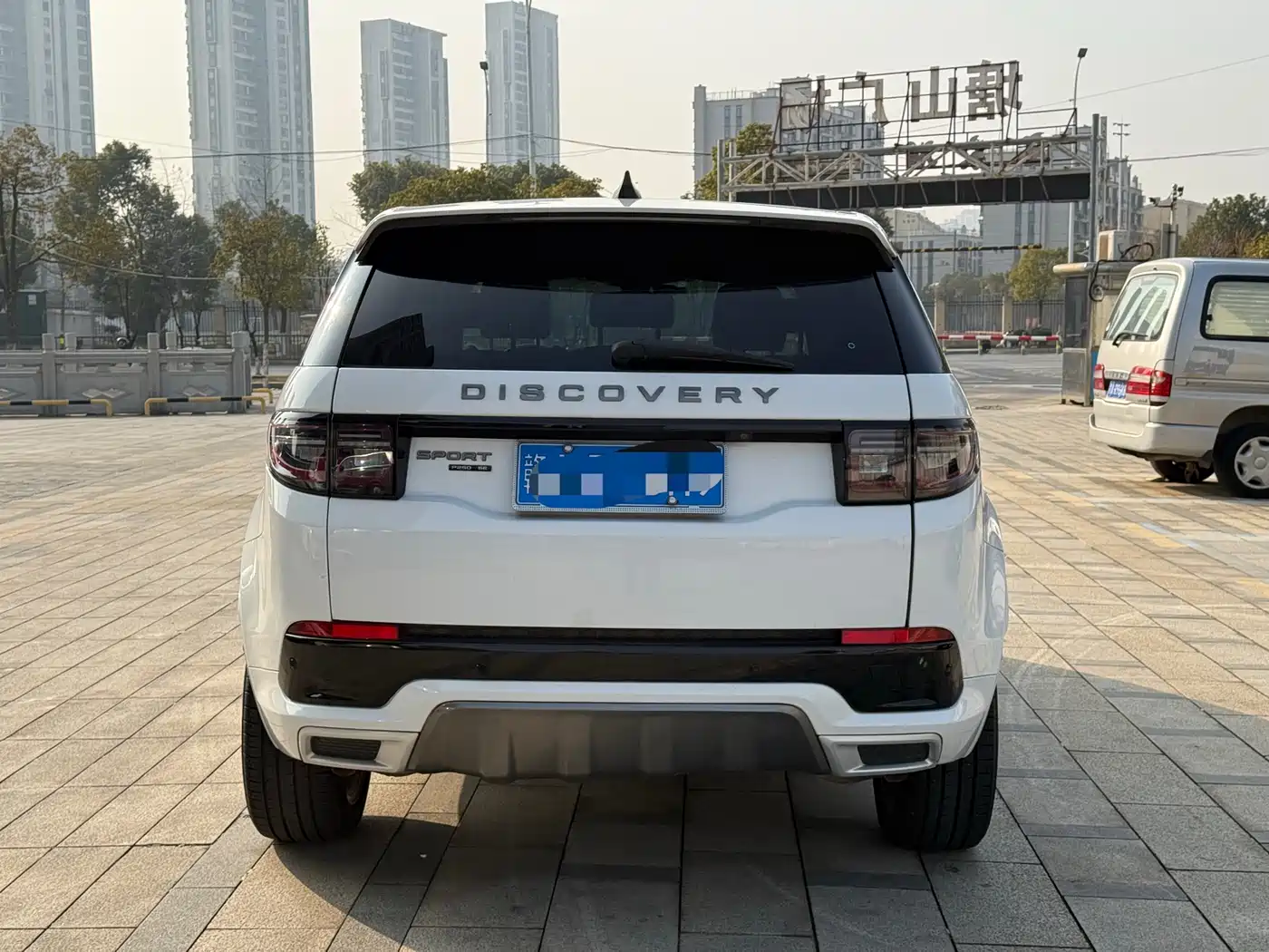 LAND ROVER DISCOVER SPORTS